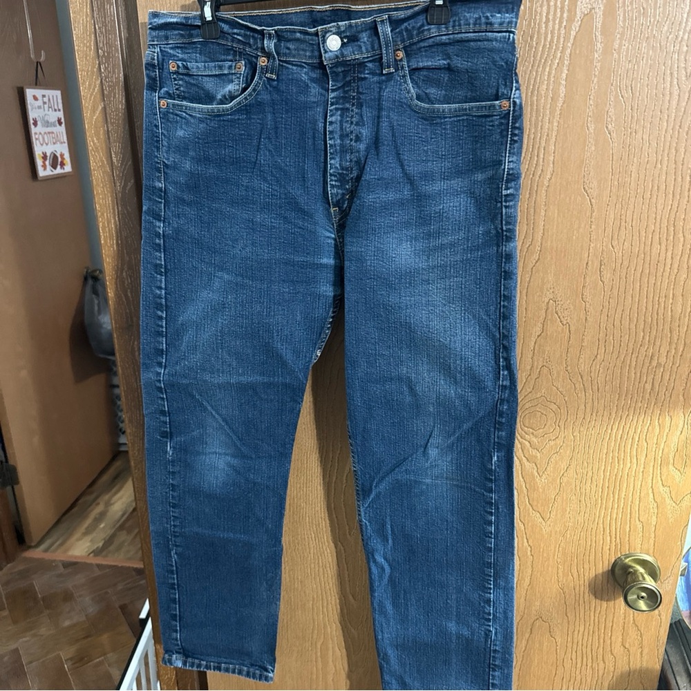 Levi's 505 Men's Blue Jeans, Size 36x30, Medium Wash, Straight Fit, Mid Rise